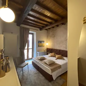 Condotti 2*, Roma İtalya
